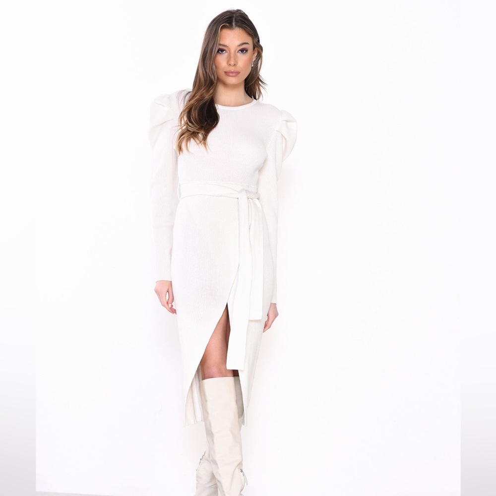 Midi off white sweater dress with leg slit
